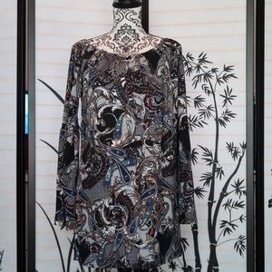 Win Win Bell Sleeve Tunic